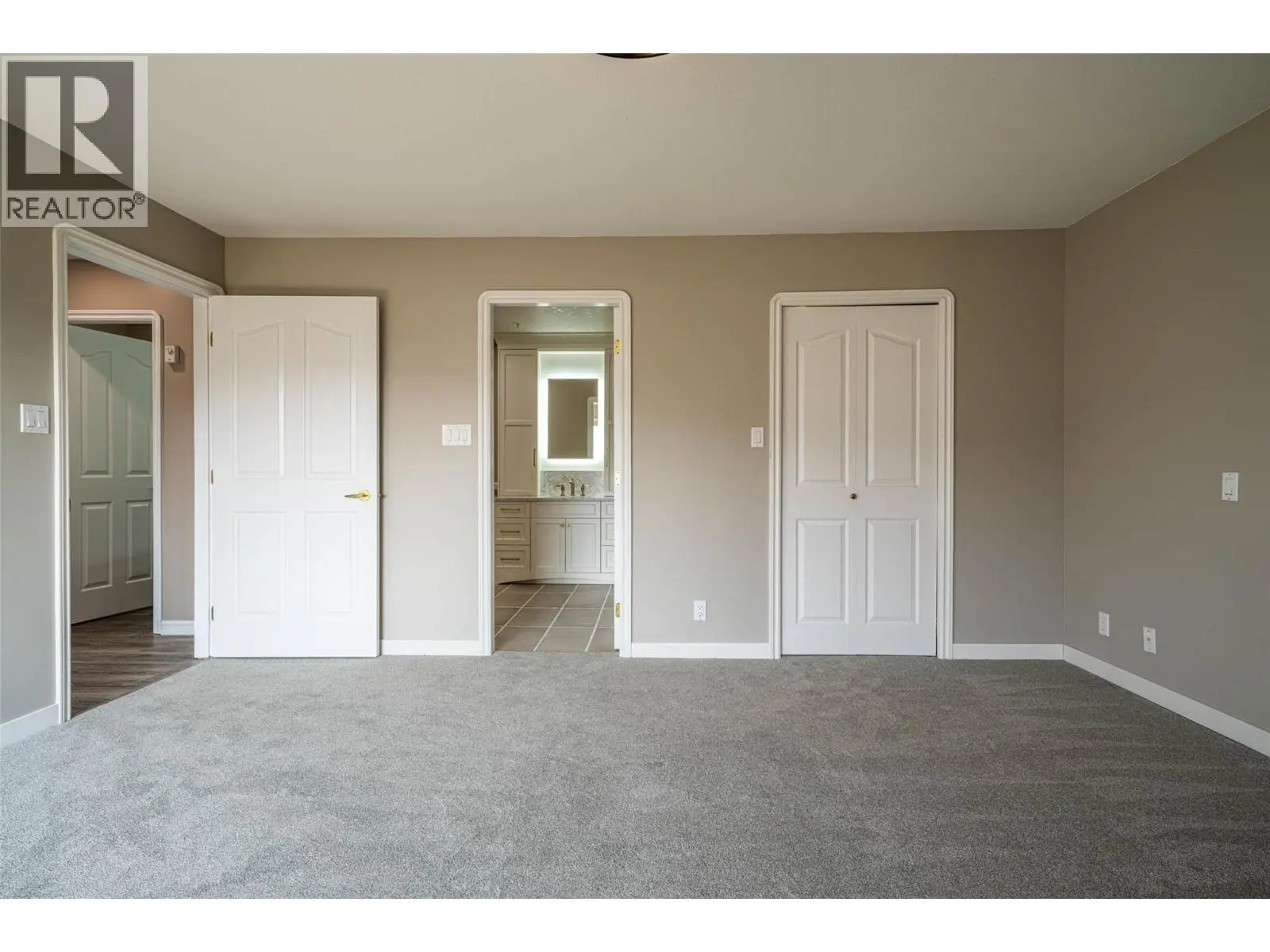 6805 Cottonwood Drive Unit# 300. Osoyoos, British Columbia