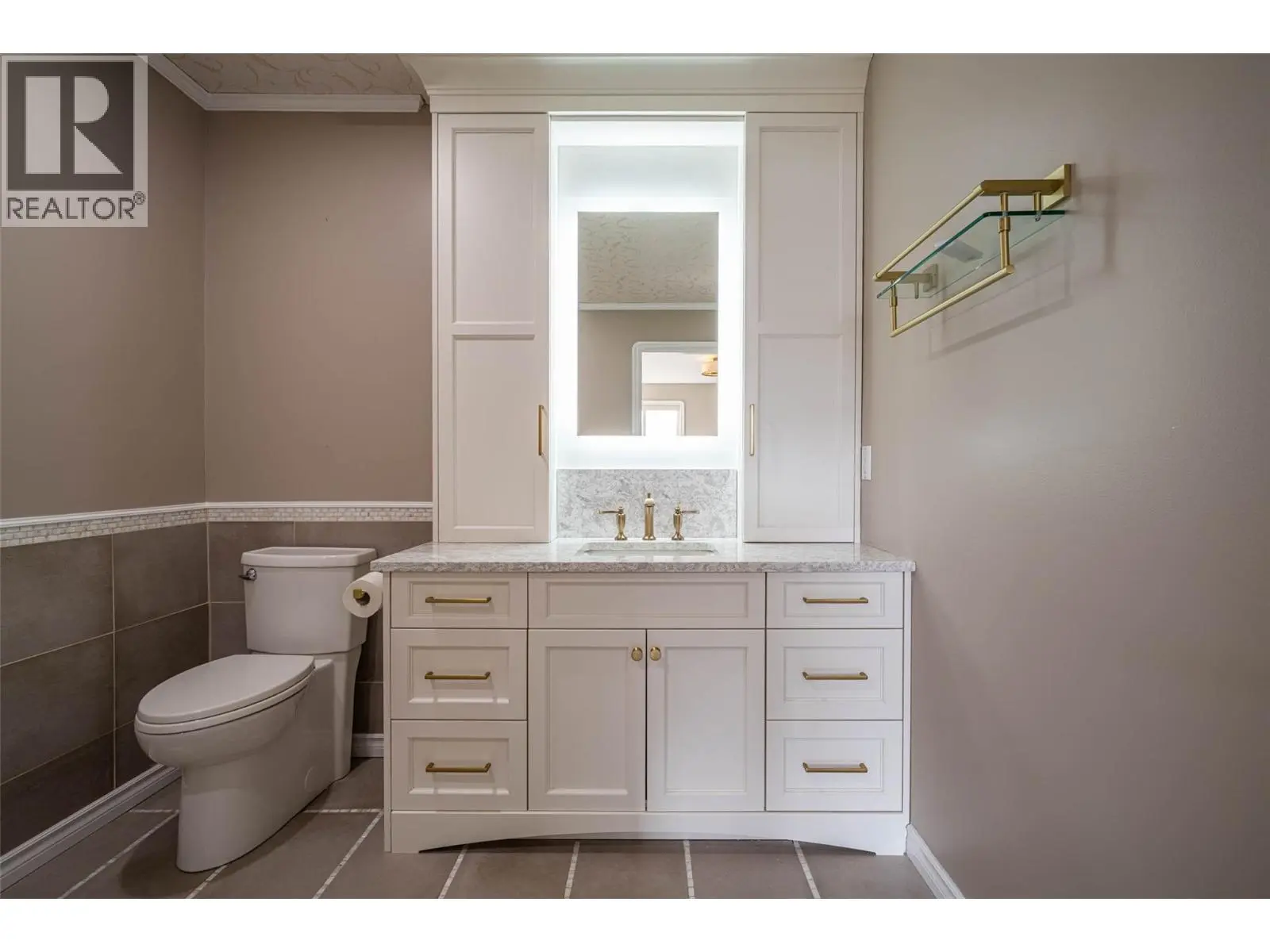 6805 Cottonwood Drive Unit# 300. Osoyoos, British Columbia