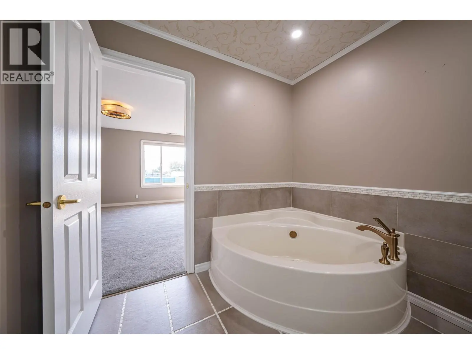 6805 Cottonwood Drive Unit# 300. Osoyoos, British Columbia