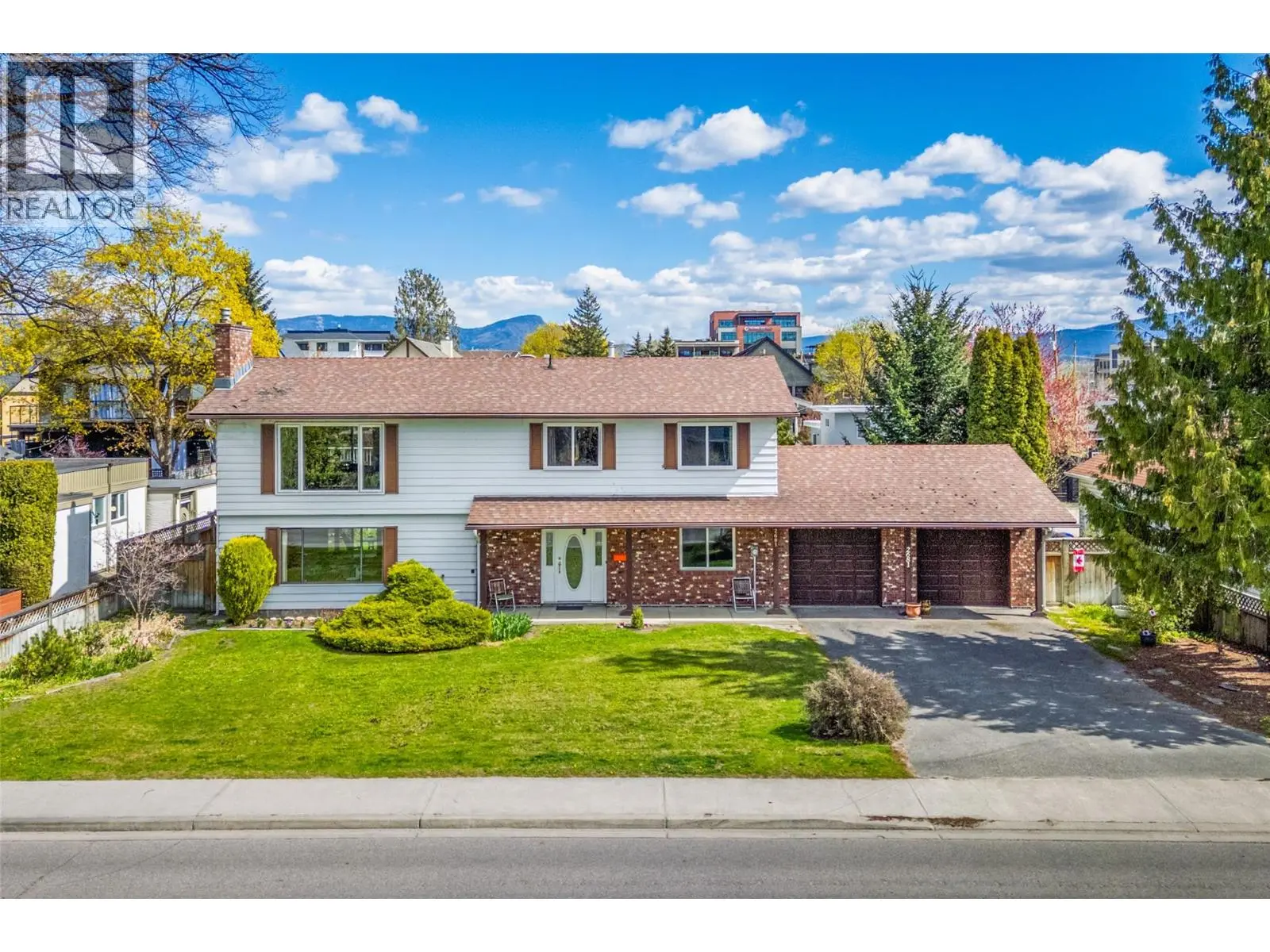 2681 Abbott Street. Kelowna, British Columbia