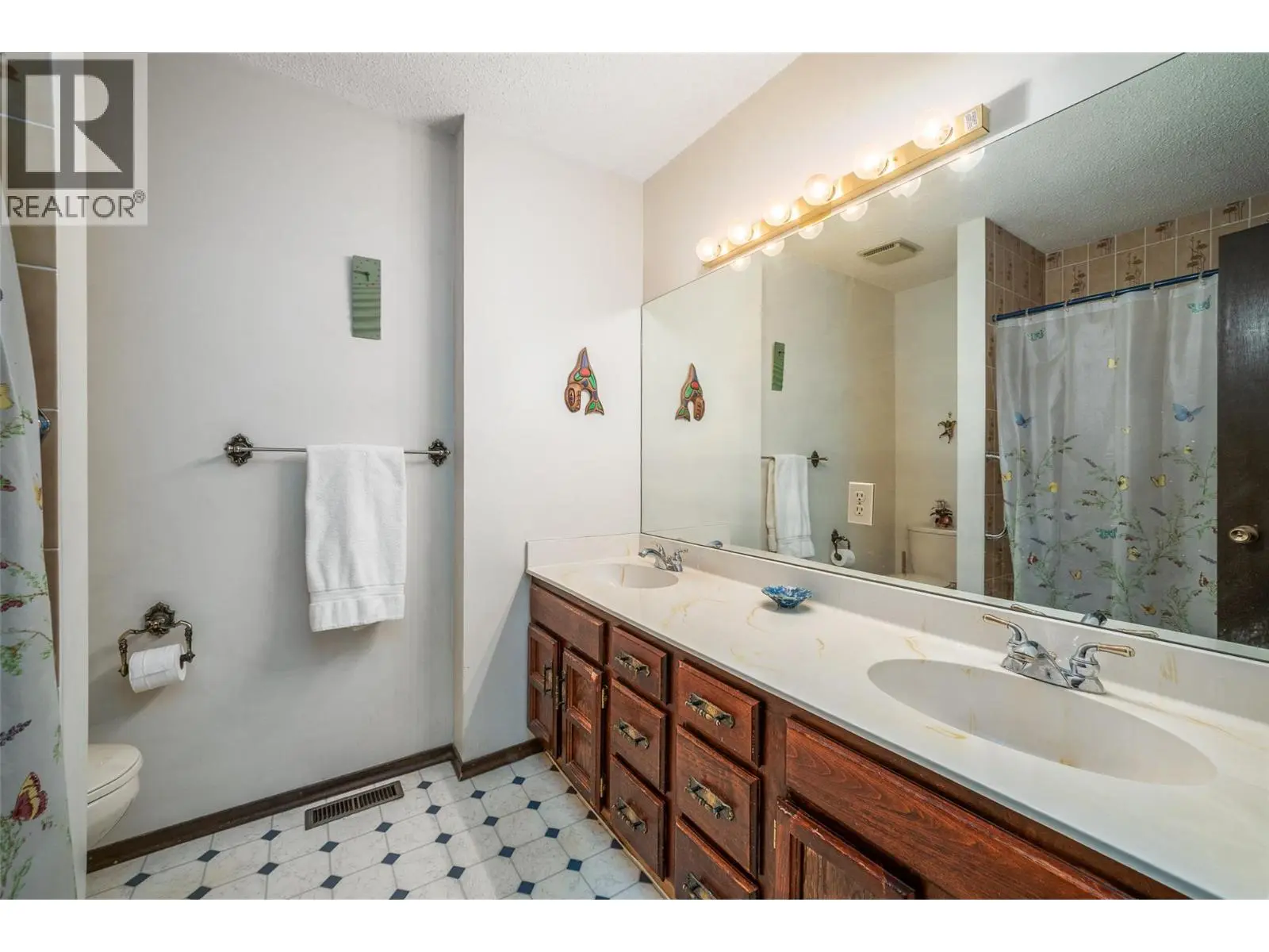 2681 Abbott Street. Kelowna, British Columbia