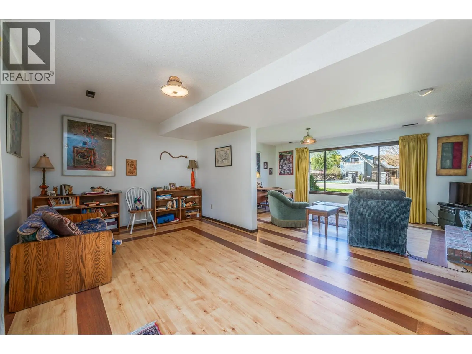 2681 Abbott Street. Kelowna, British Columbia