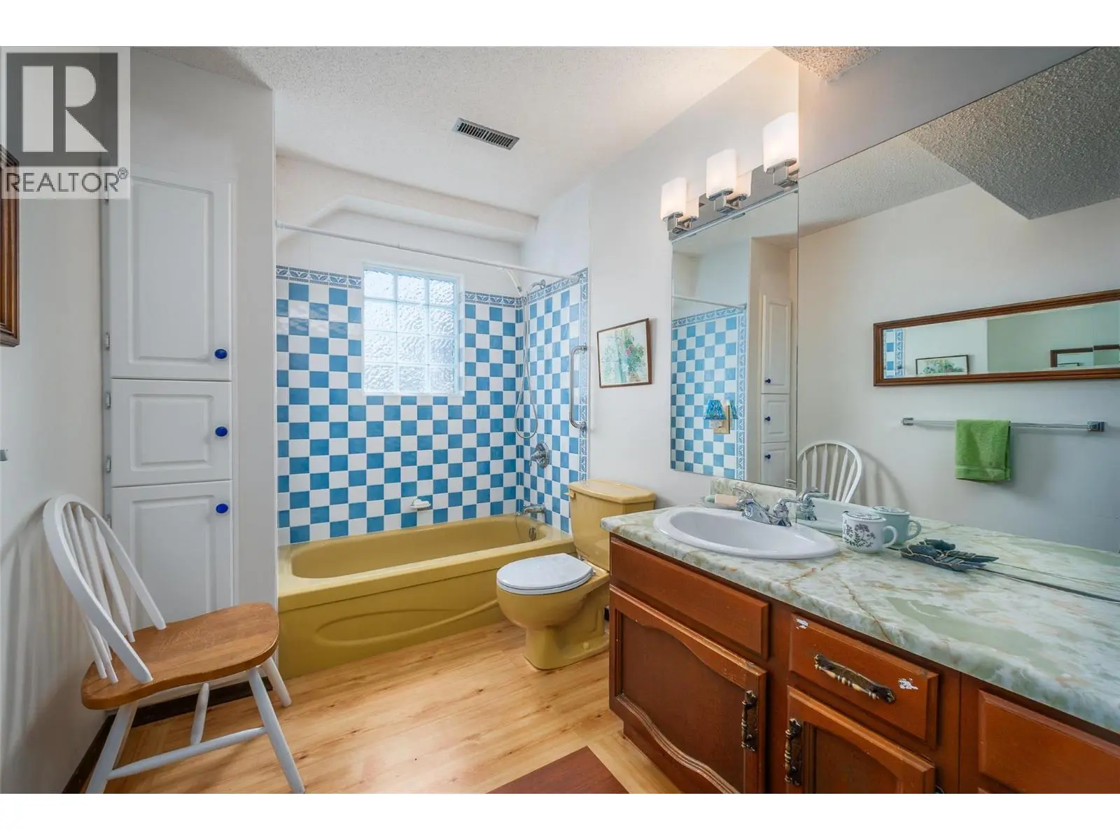 2681 Abbott Street. Kelowna, British Columbia