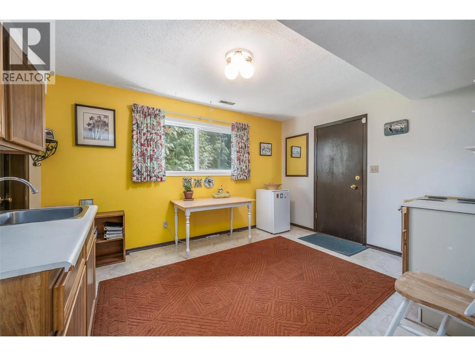 2681 Abbott Street. Kelowna, British Columbia