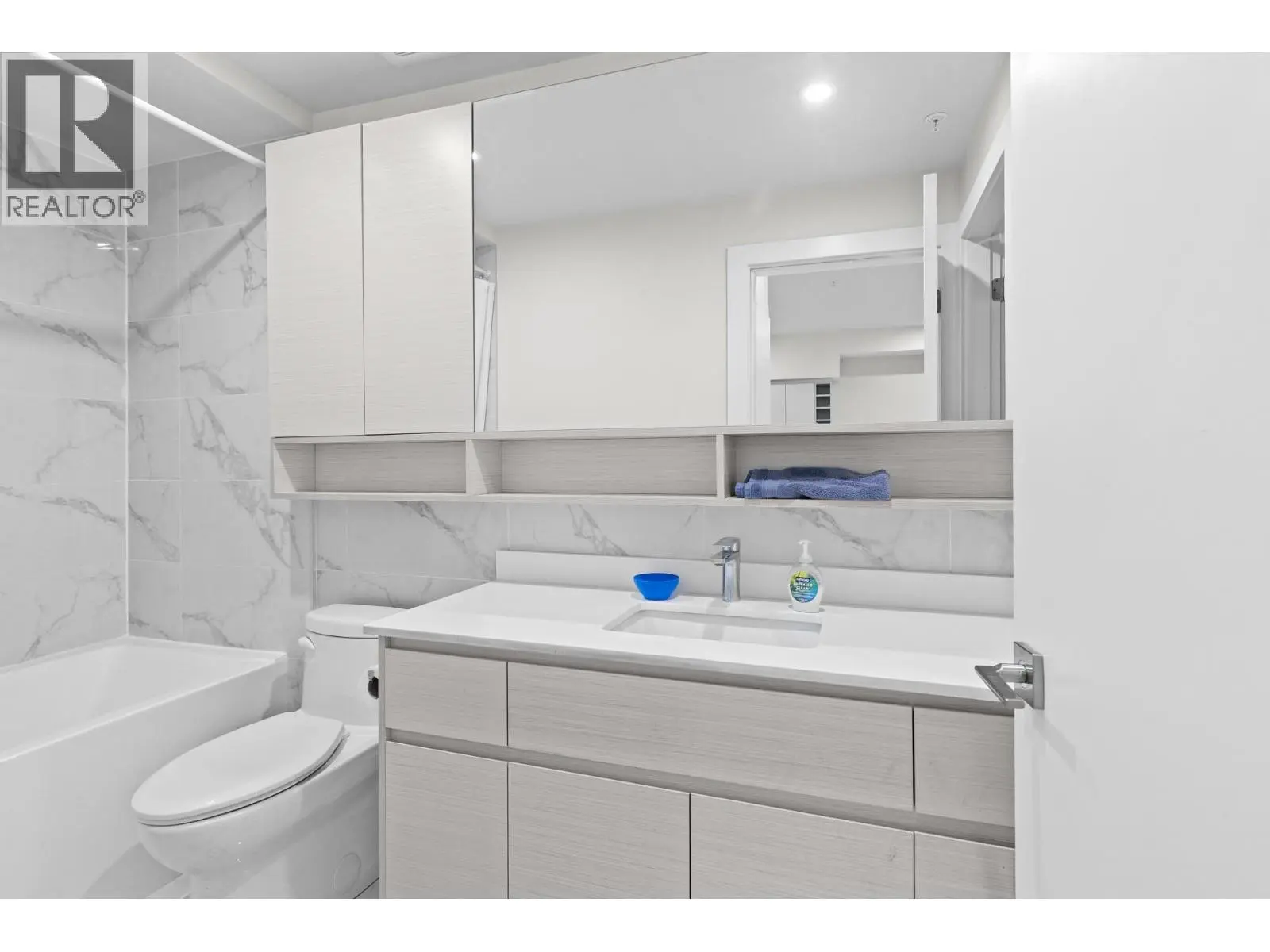 1925 Enterprise Way Unit# 311. Kelowna, British Columbia