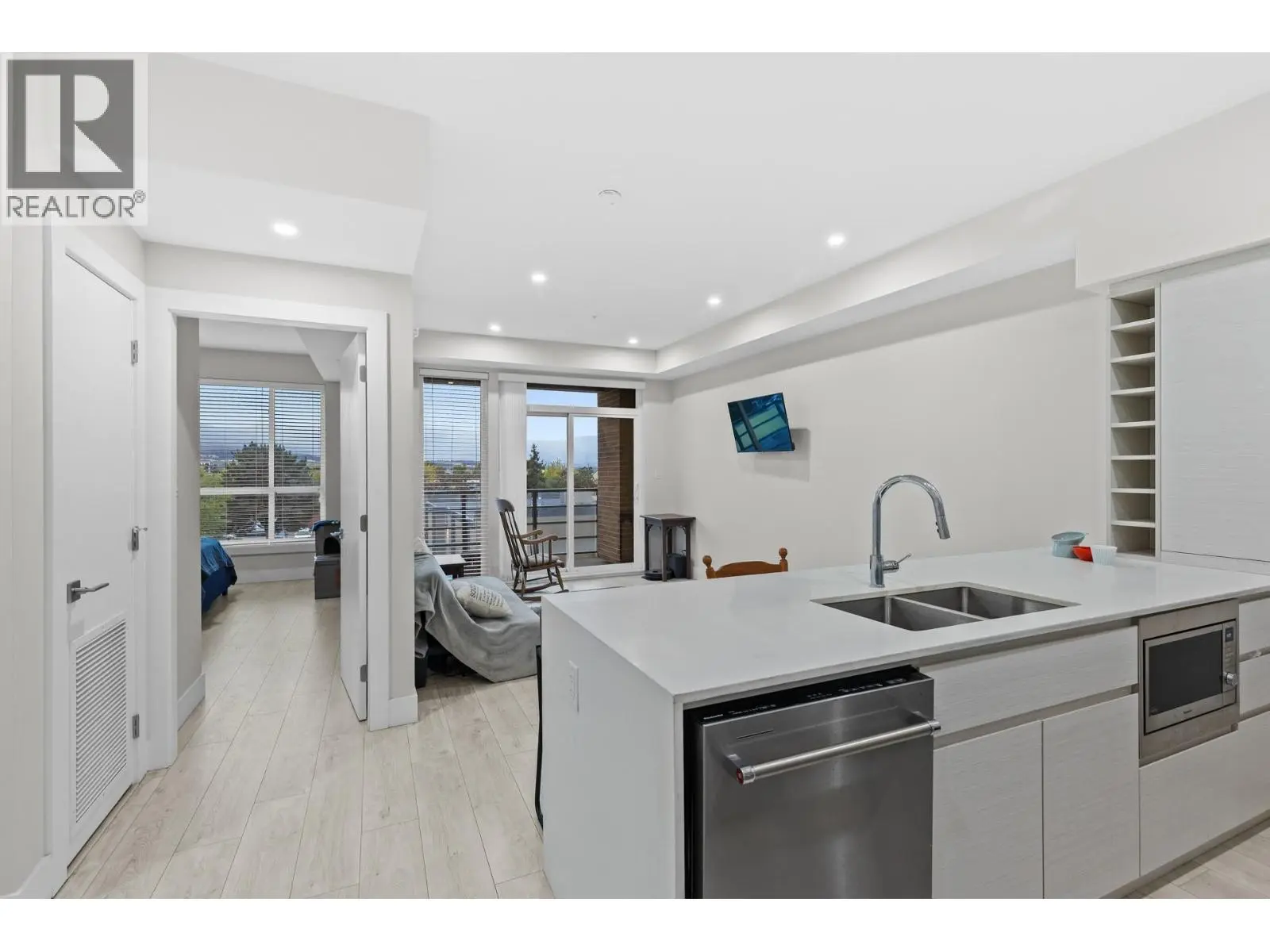 1925 Enterprise Way Unit# 311. Kelowna, British Columbia