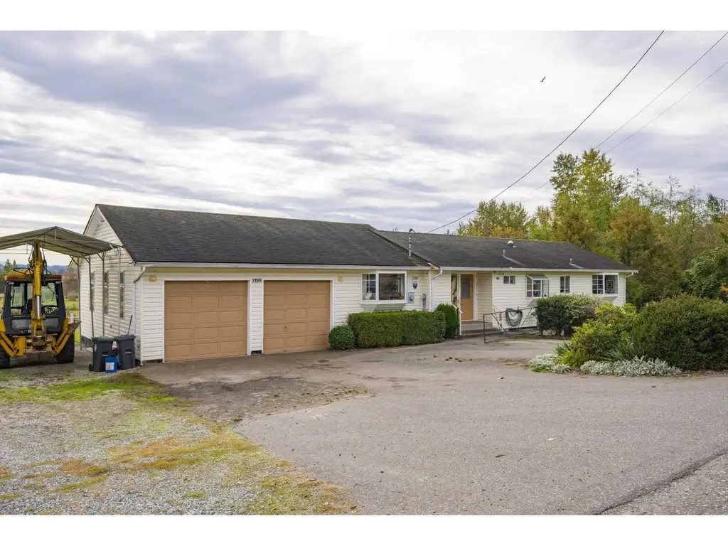 7256 Smith Crescent, Langley