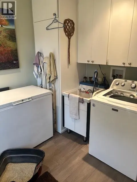 3547 Lakeshore Road. Kelowna, British Columbia