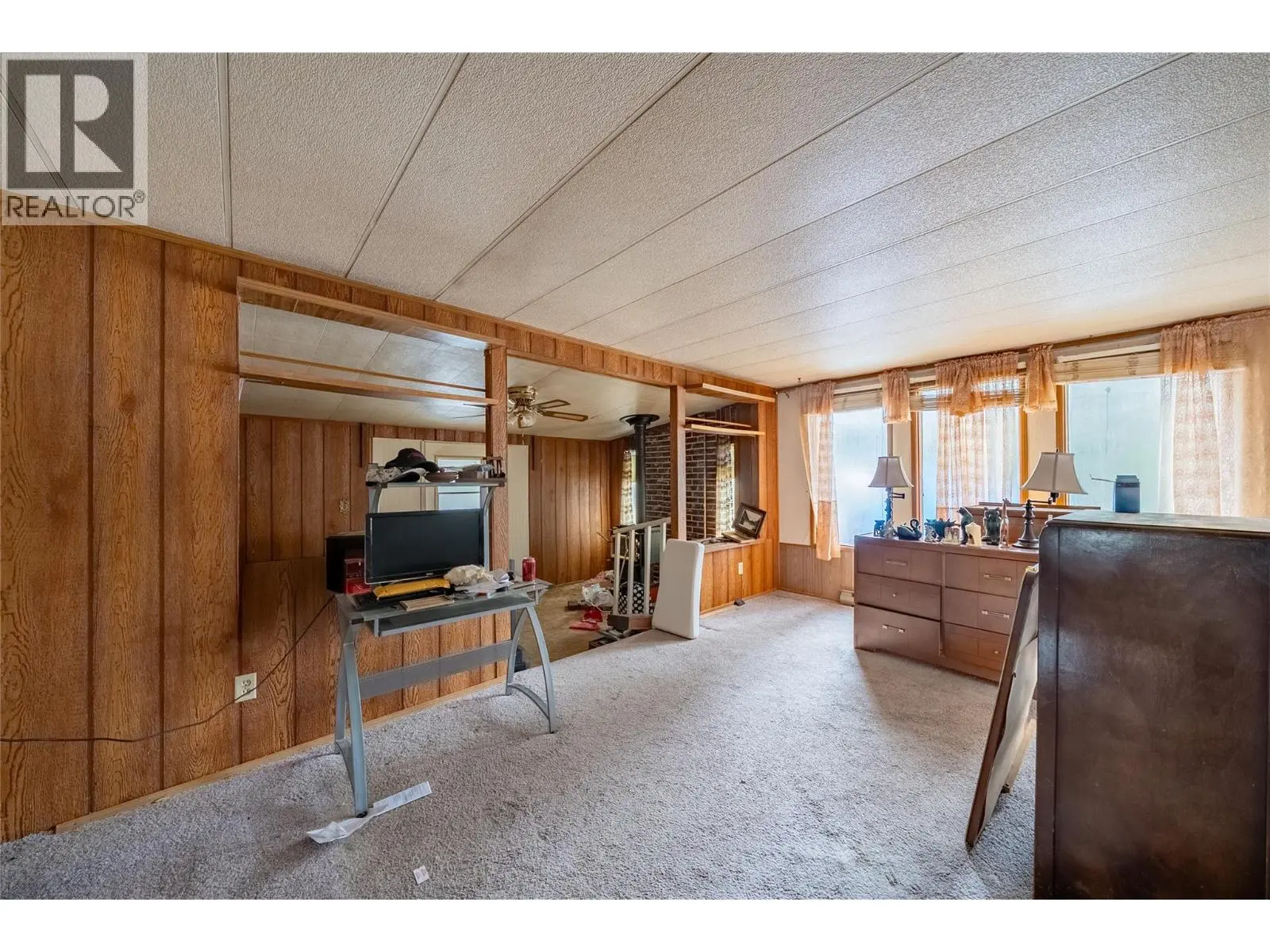4540 Eagle Bay Road. Eagle Bay, British Columbia