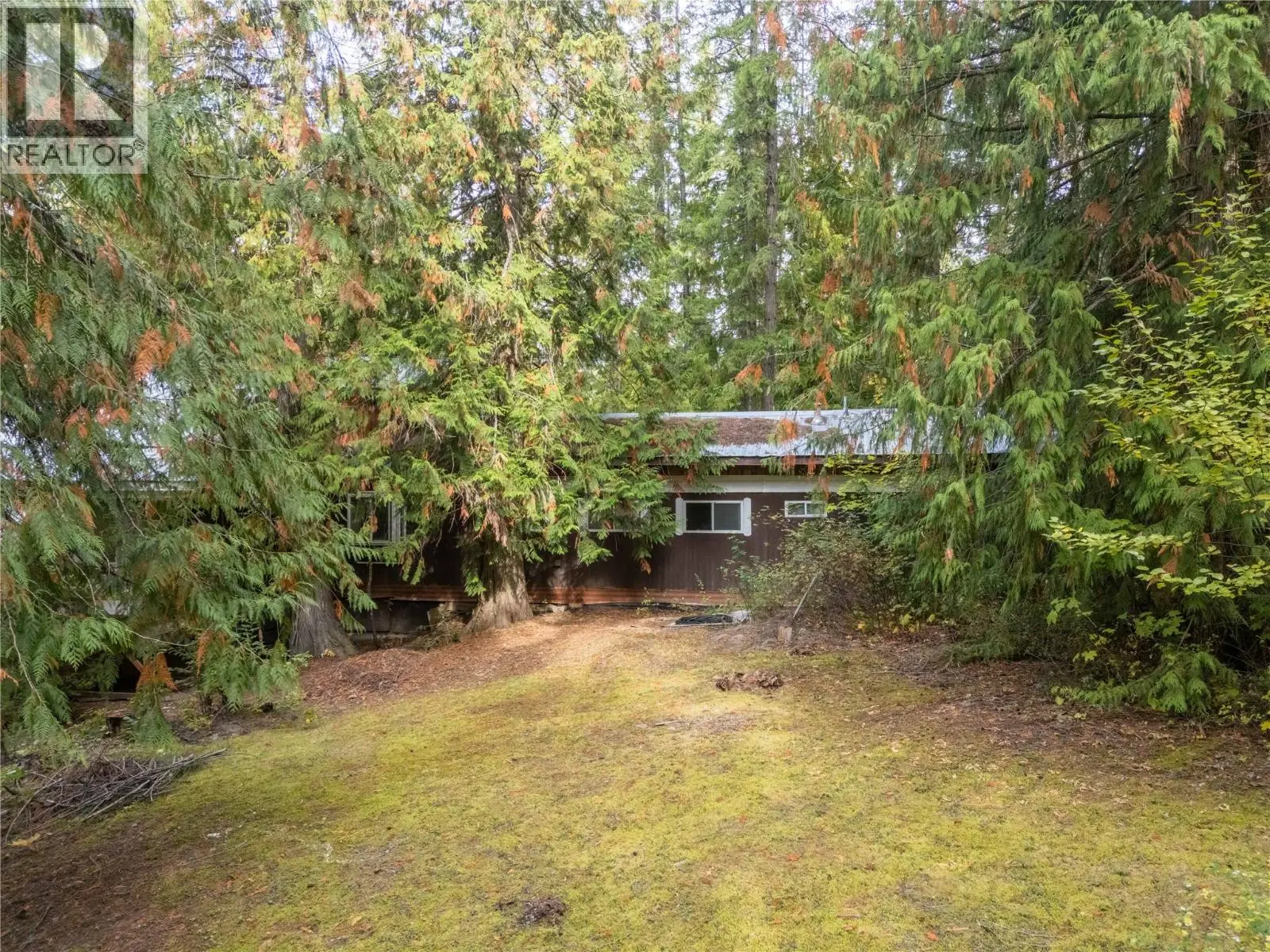 4540 Eagle Bay Road. Eagle Bay, British Columbia