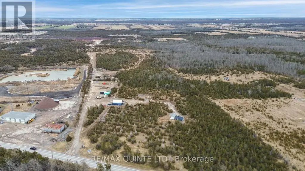 55 County Road 14, Prince Edward County (Sophiasburg Ward)