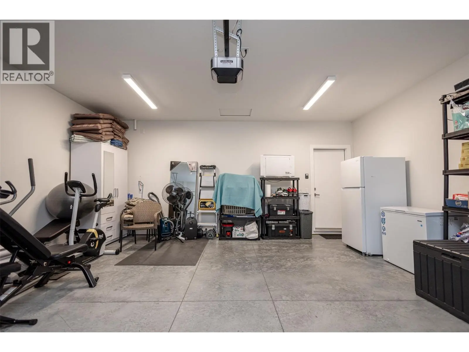 2118 Ryegrass Road. Kelowna, British Columbia