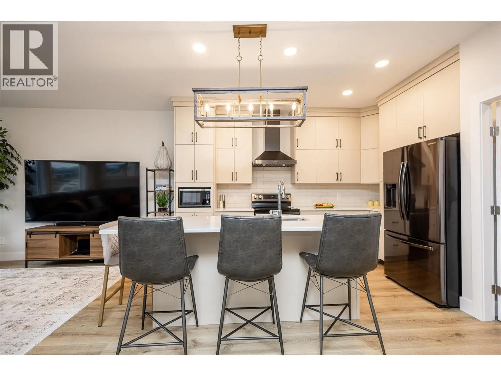 2118 Ryegrass Road. Kelowna, British Columbia