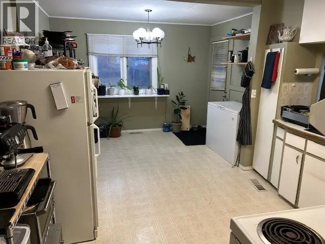 3595 Lakeshore Road. Kelowna, British Columbia