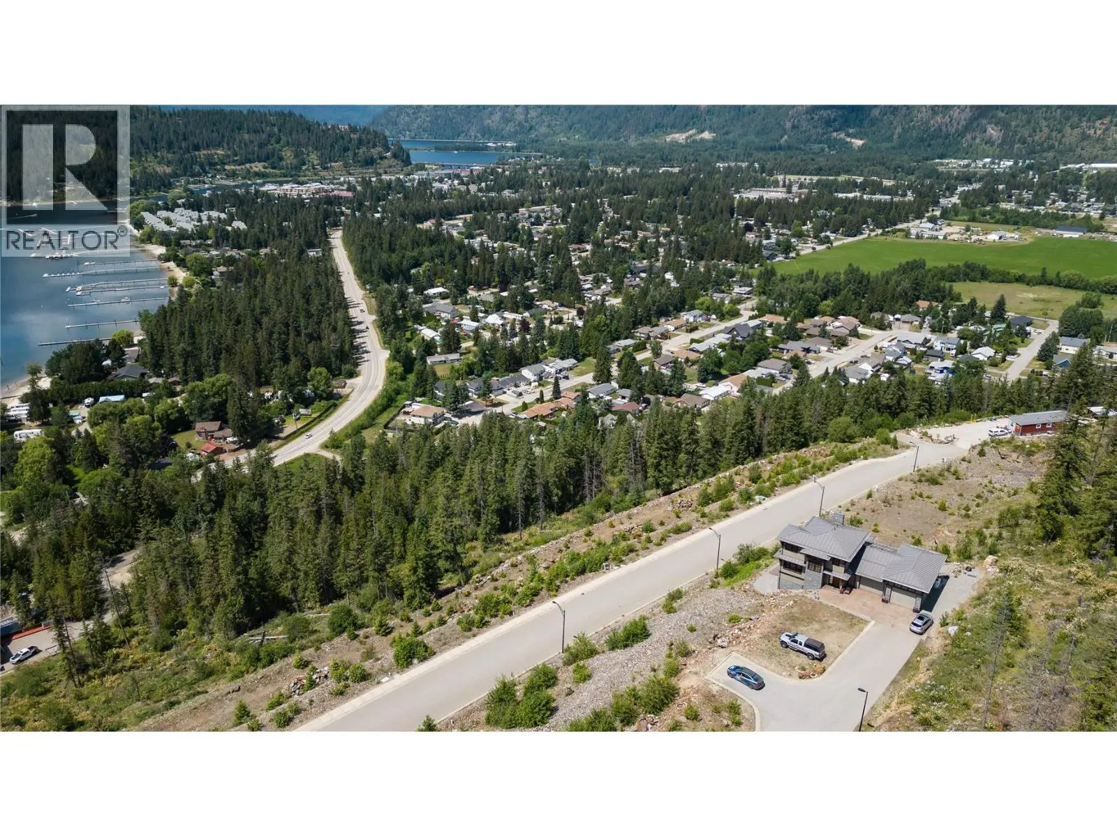 262 Bayview Drive. Sicamous, British Columbia