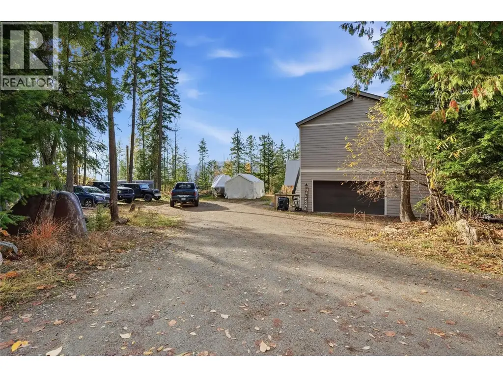 7636 Mountain Drive, Anglemont