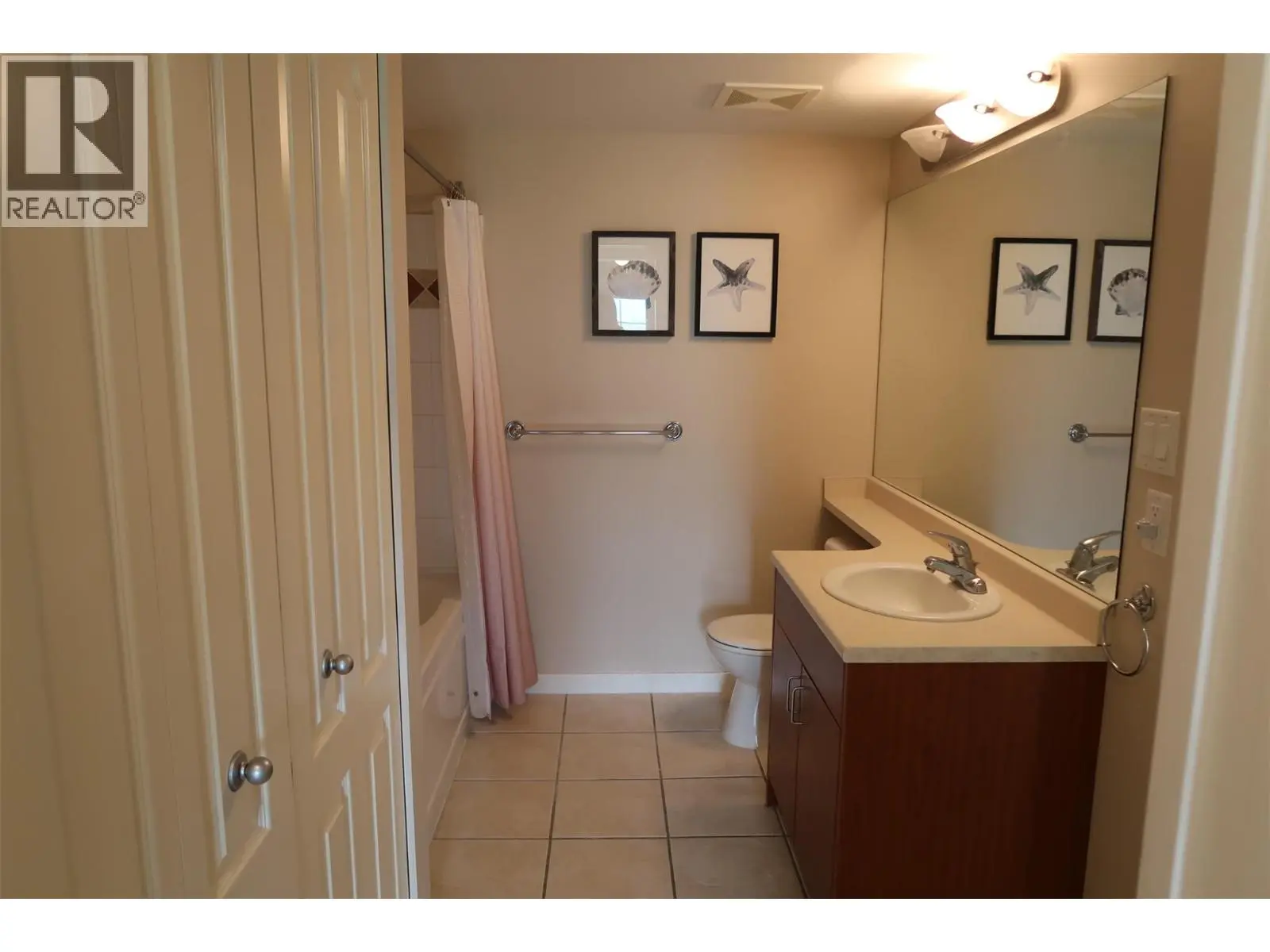 7600 Cottonwood Drive Unit# 404. Osoyoos, British Columbia