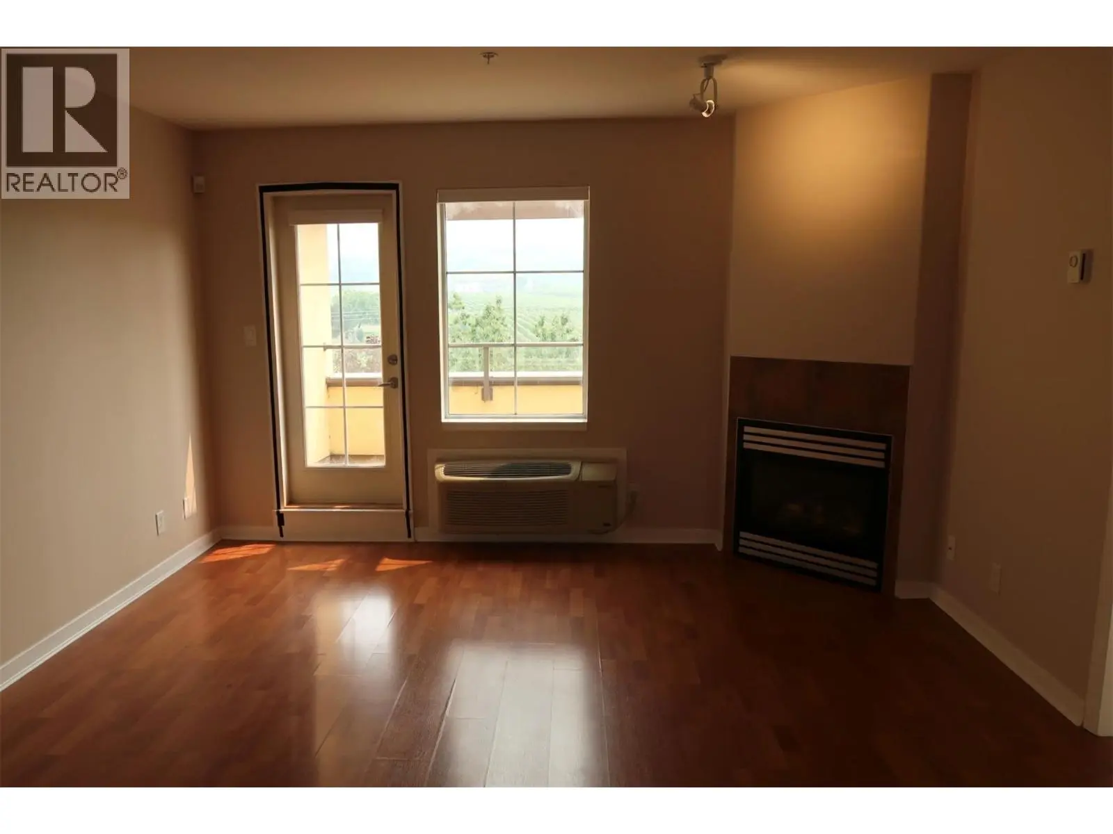 7600 Cottonwood Drive Unit# 404. Osoyoos, British Columbia