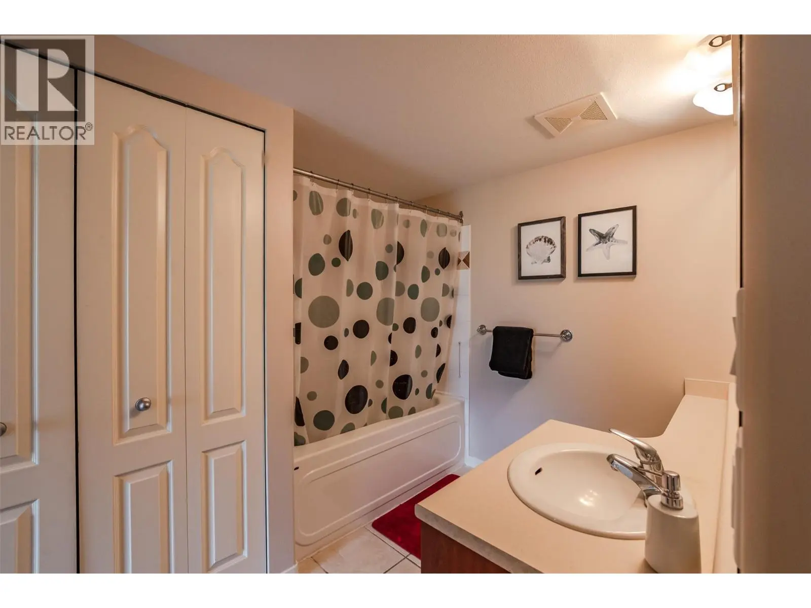 7600 Cottonwood Drive Unit# 404. Osoyoos, British Columbia