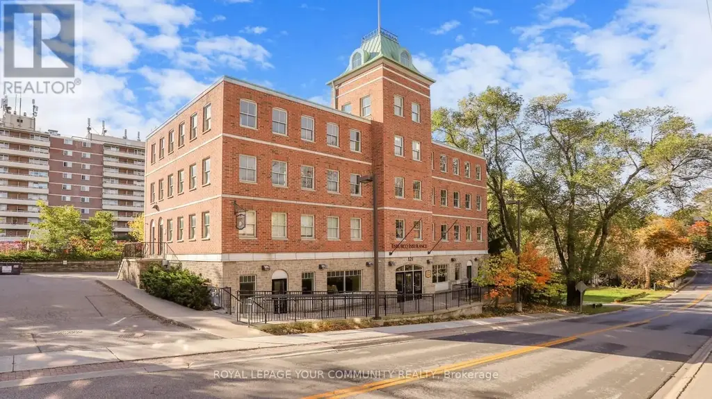 121 Robinson Street, Markham (Old Markham Village)