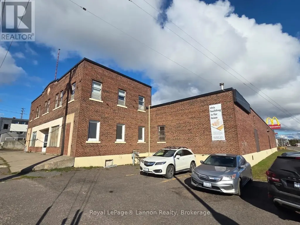 184 Camelot Street, Thunder Bay (Court / Cumberland)