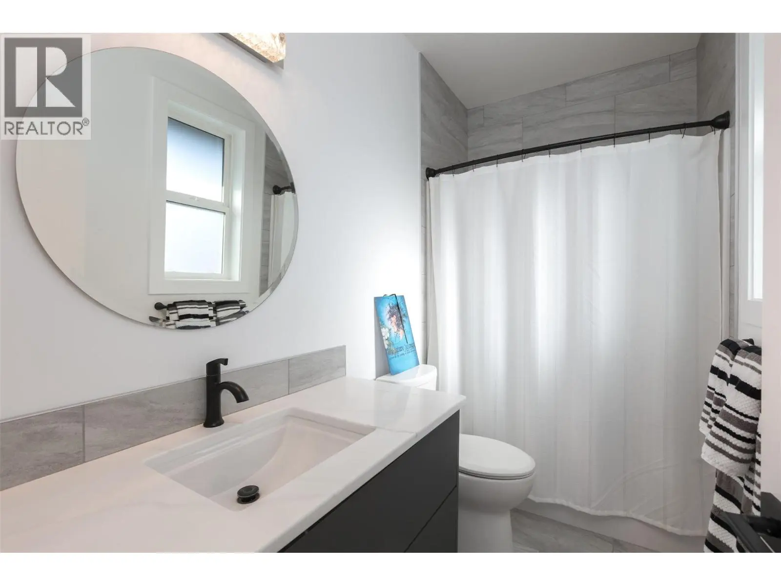 1584 Malbec Place. West Kelowna, British Columbia