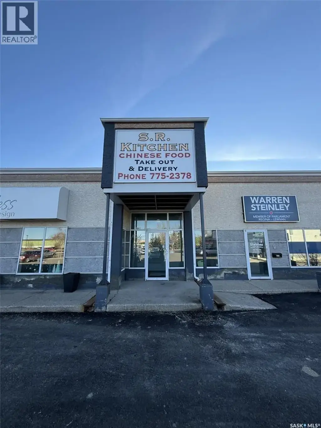 6843 Rochdale Boulevard, Regina