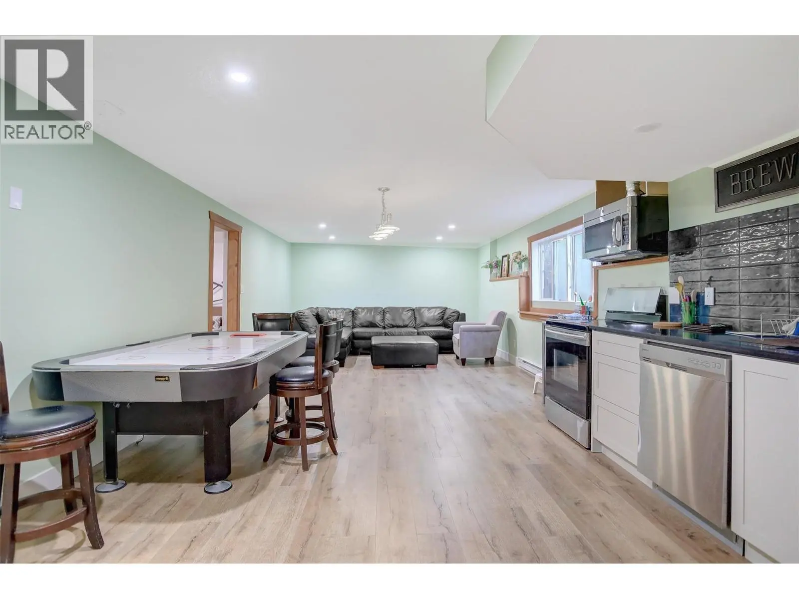3525 Mckellar Road. West Kelowna, British Columbia