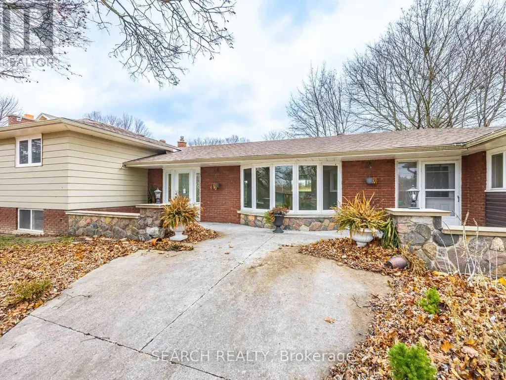 41 Hamilton Drive, Newmarket (Huron Heights-Leslie Valley)