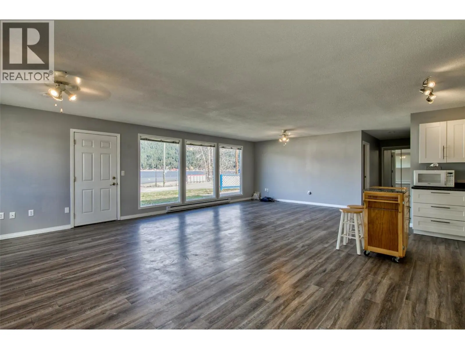 2886 Marine Drive. Blind Bay, British Columbia