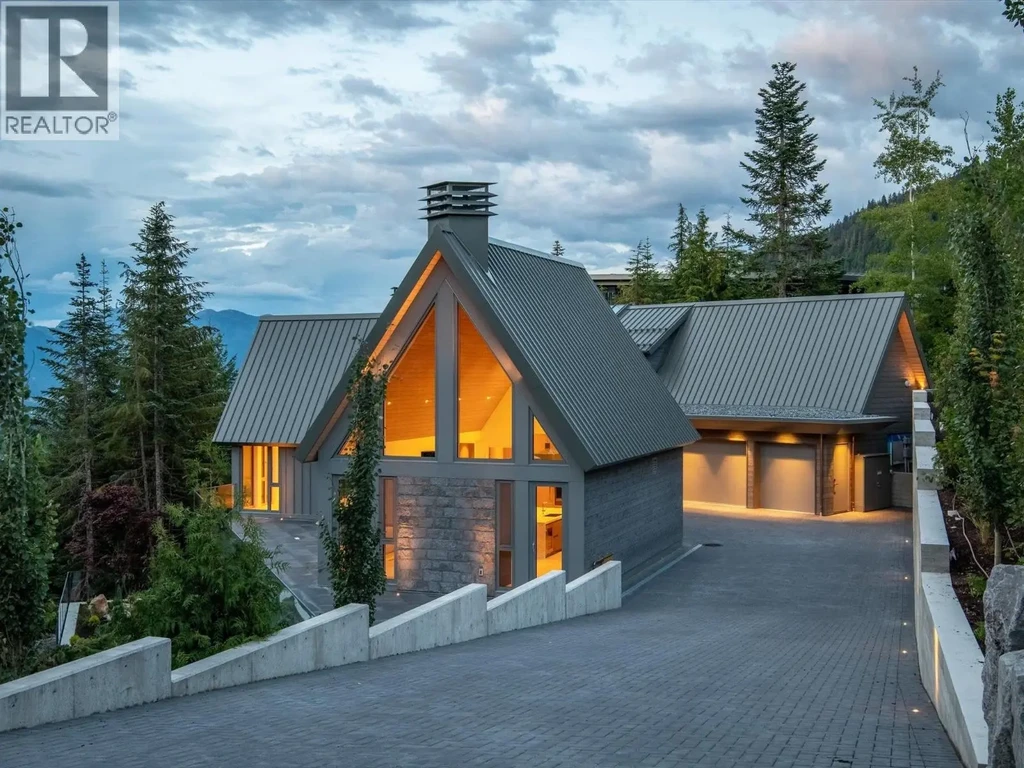 2925 Kadenwood Drive, Whistler