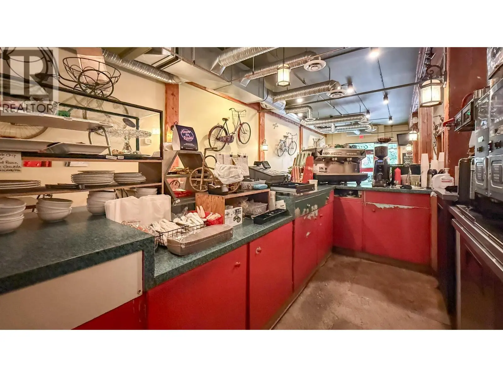 1357 Ellis Street Unit# 101. Kelowna, British Columbia