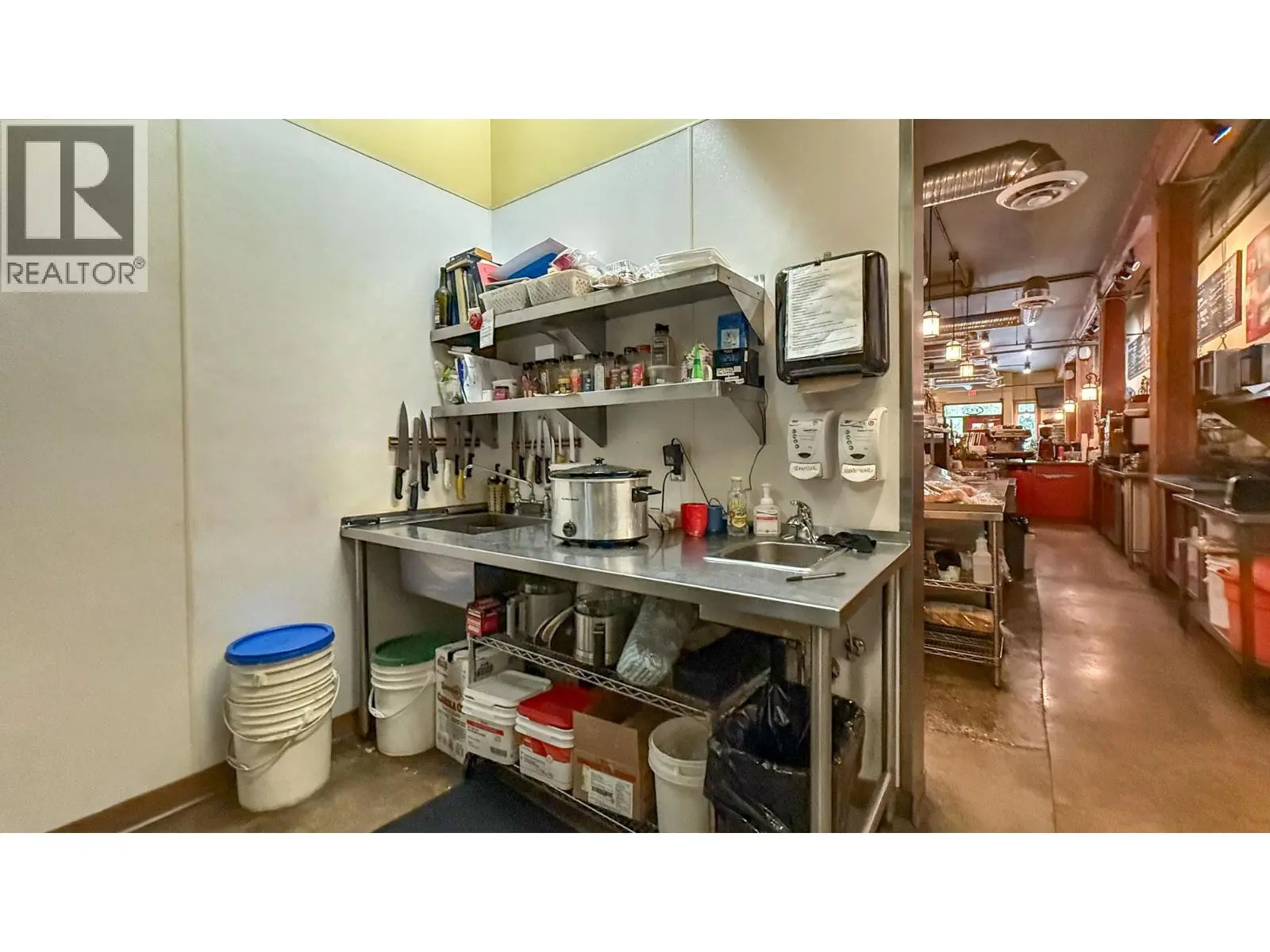 1357 Ellis Street Unit# 101. Kelowna, British Columbia