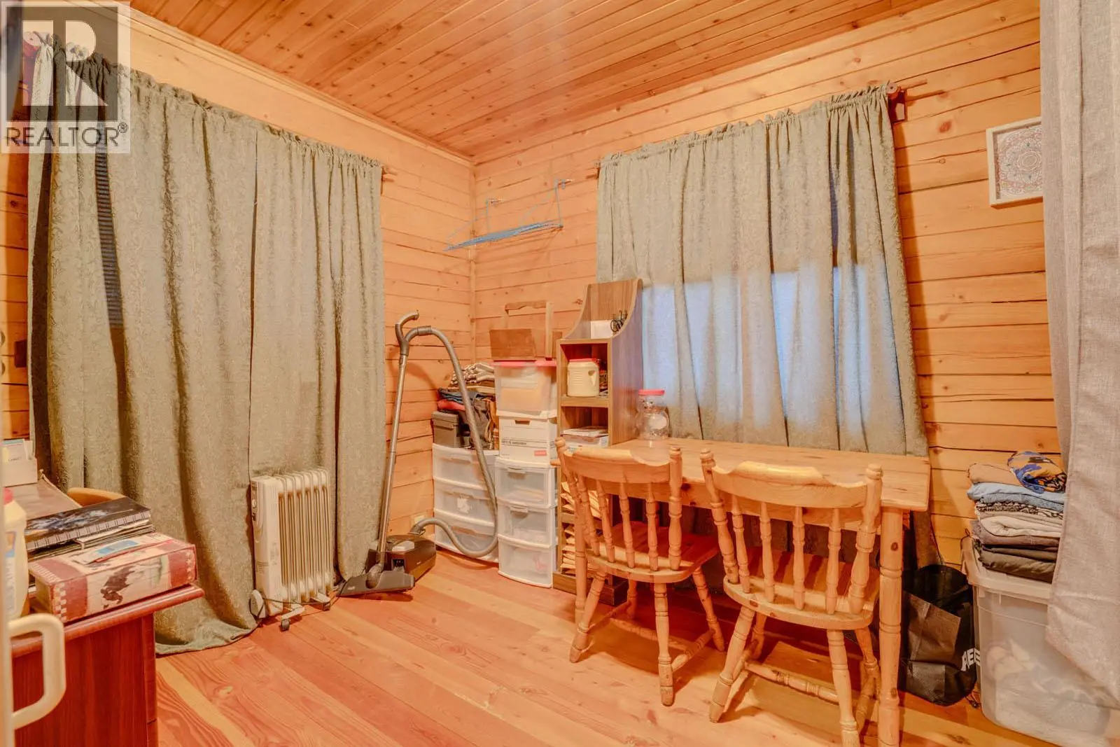 1519 Highway 6 Highway. Cherryville, British Columbia