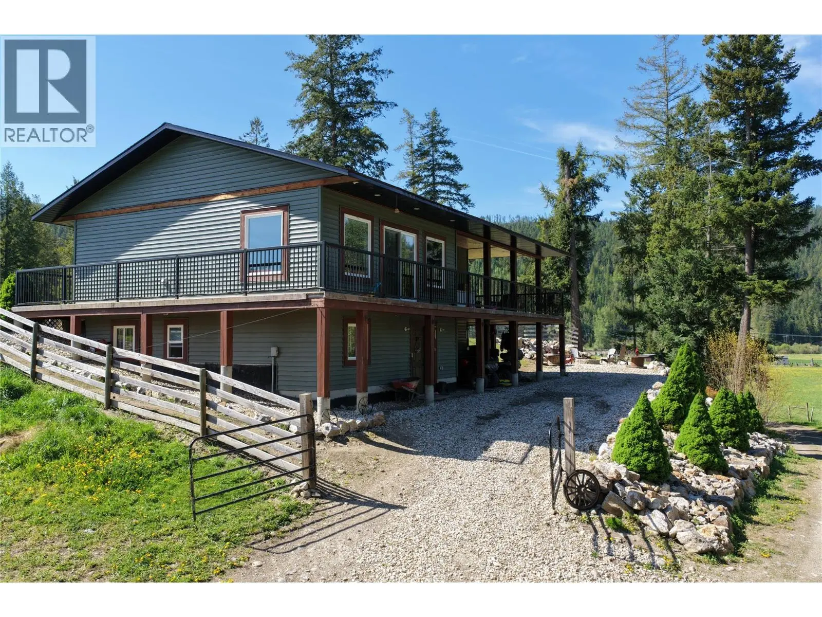1519 Highway 6 Highway. Cherryville, British Columbia