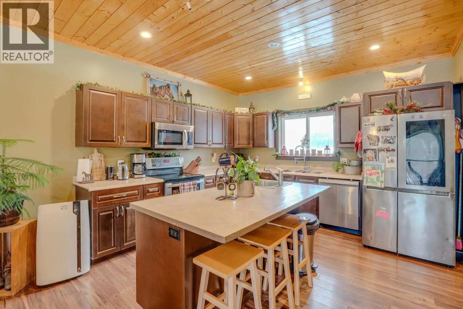 1519 Highway 6 Highway. Cherryville, British Columbia