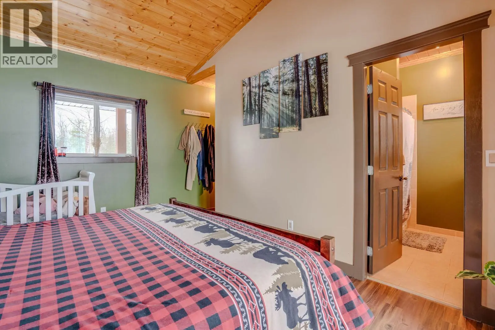 1519 Highway 6 Highway. Cherryville, British Columbia