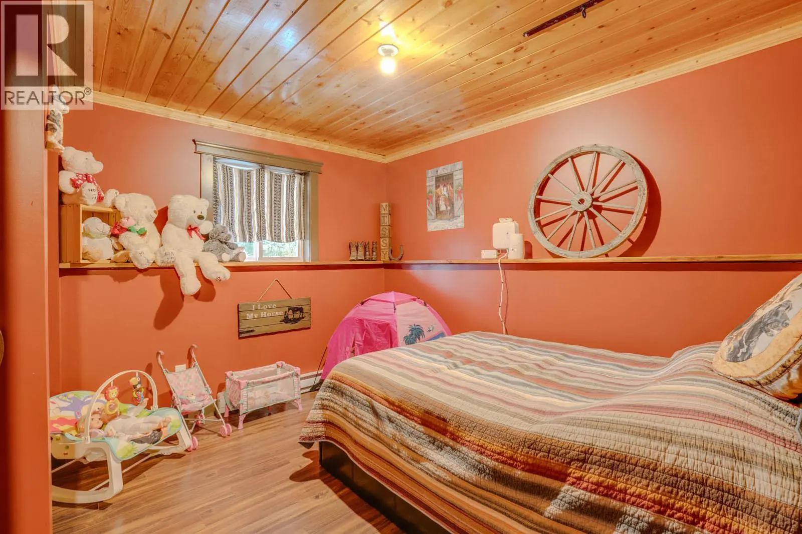1519 Highway 6 Highway. Cherryville, British Columbia