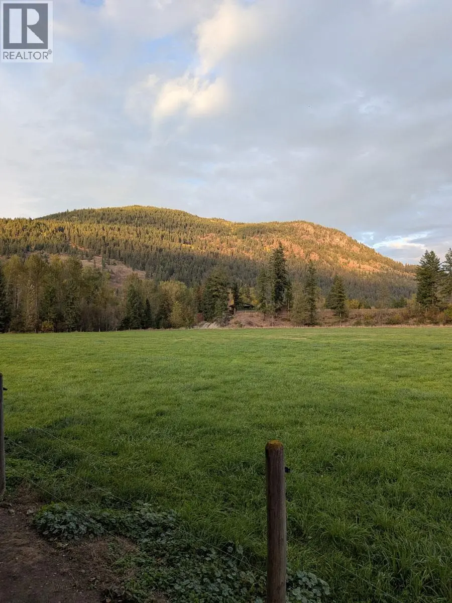 1519 Highway 6 Highway. Cherryville, British Columbia