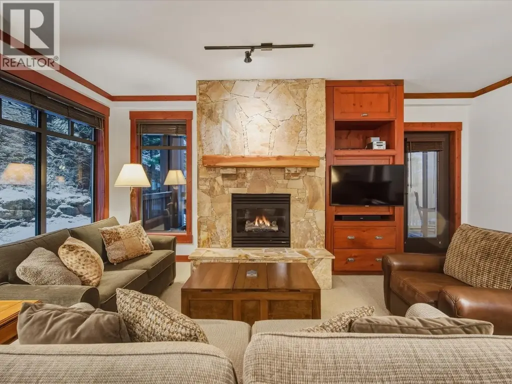 221 2202 Gondola Way, Whistler