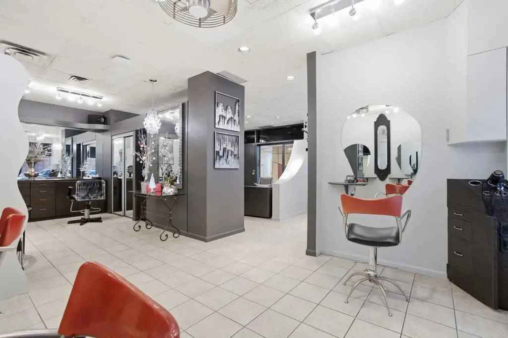 102, 102, 11520-100 Ave, Edmonton