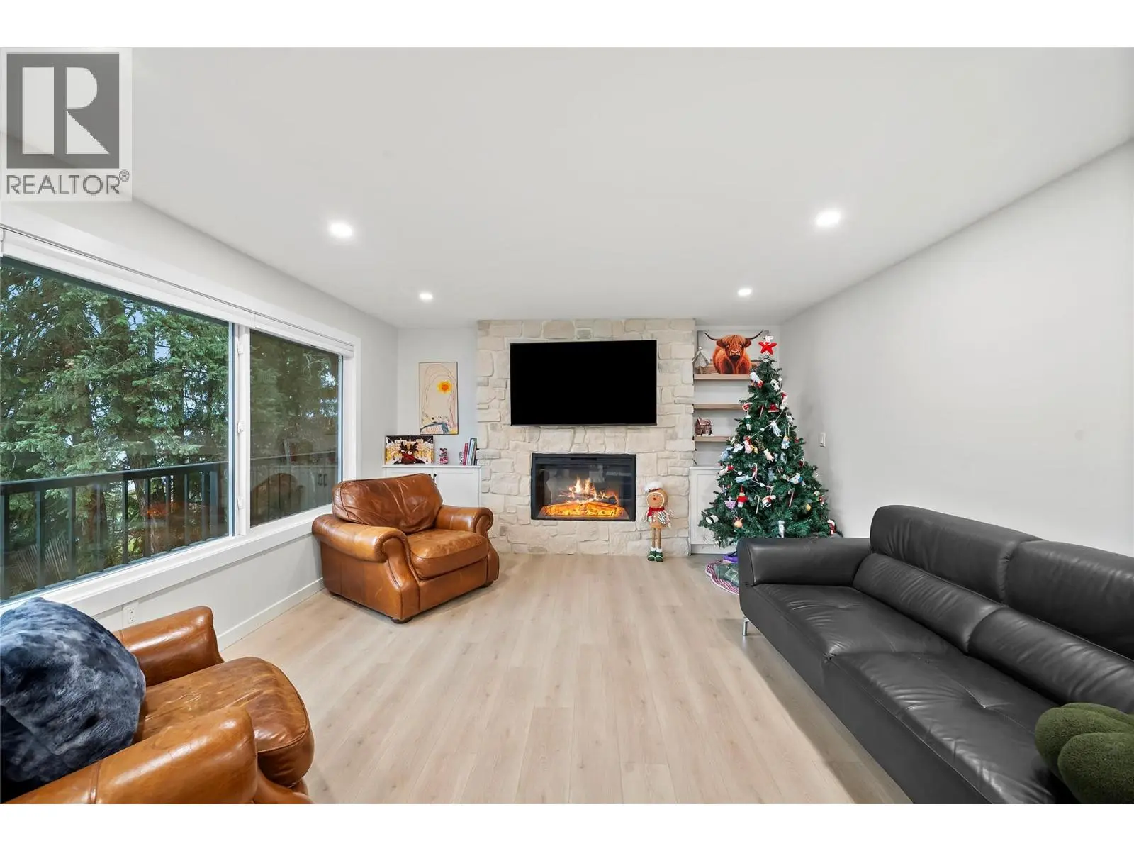 2022 Eagle Bay Road. Blind Bay, British Columbia