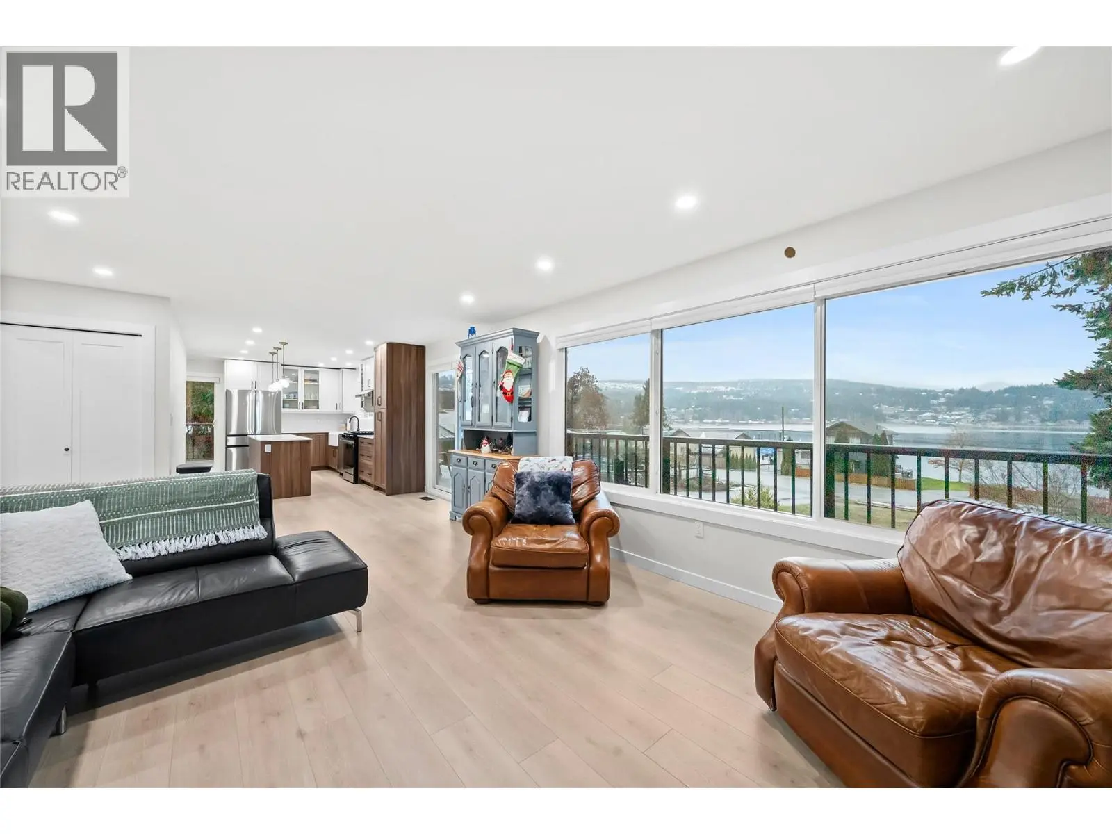 2022 Eagle Bay Road. Blind Bay, British Columbia