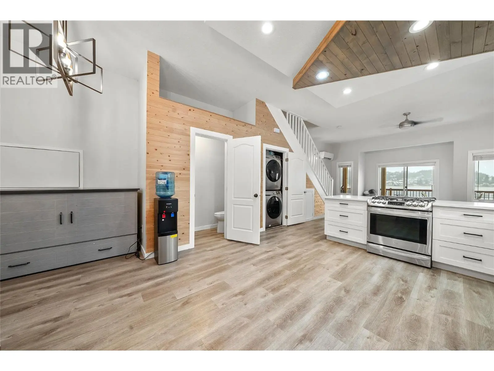 2022 Eagle Bay Road. Blind Bay, British Columbia