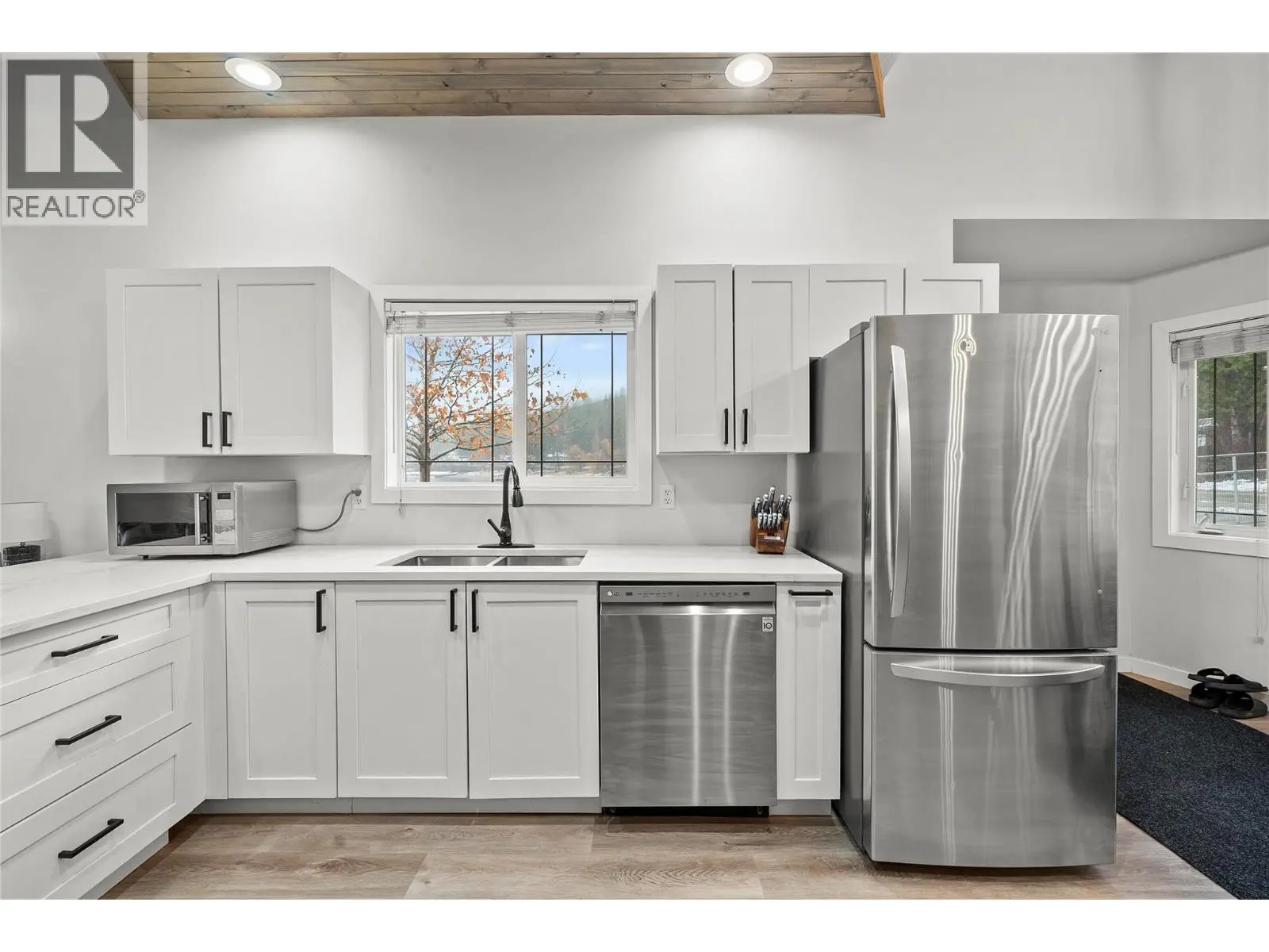 2022 Eagle Bay Road. Blind Bay, British Columbia