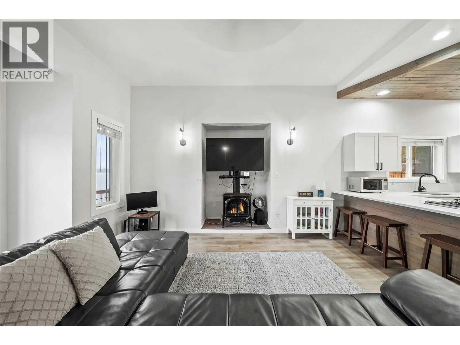 2022 Eagle Bay Road. Blind Bay, British Columbia