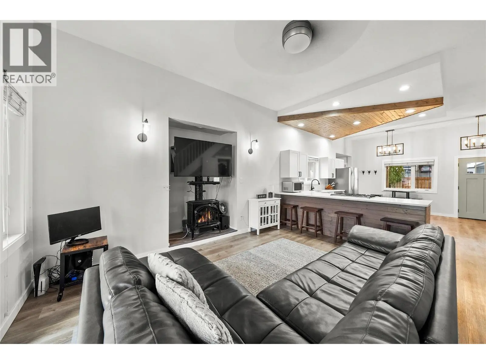 2022 Eagle Bay Road. Blind Bay, British Columbia
