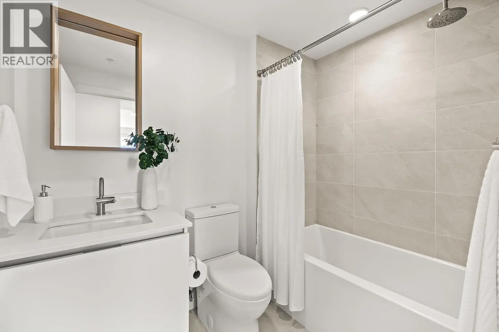 2780 Olalla Road Unit# 404. West Kelowna, British Columbia