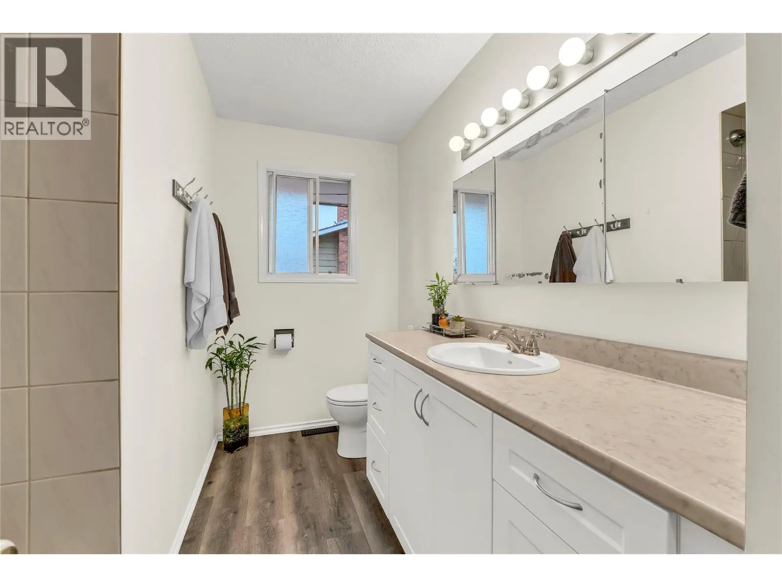 2887 Aberdeen Road. West Kelowna, British Columbia