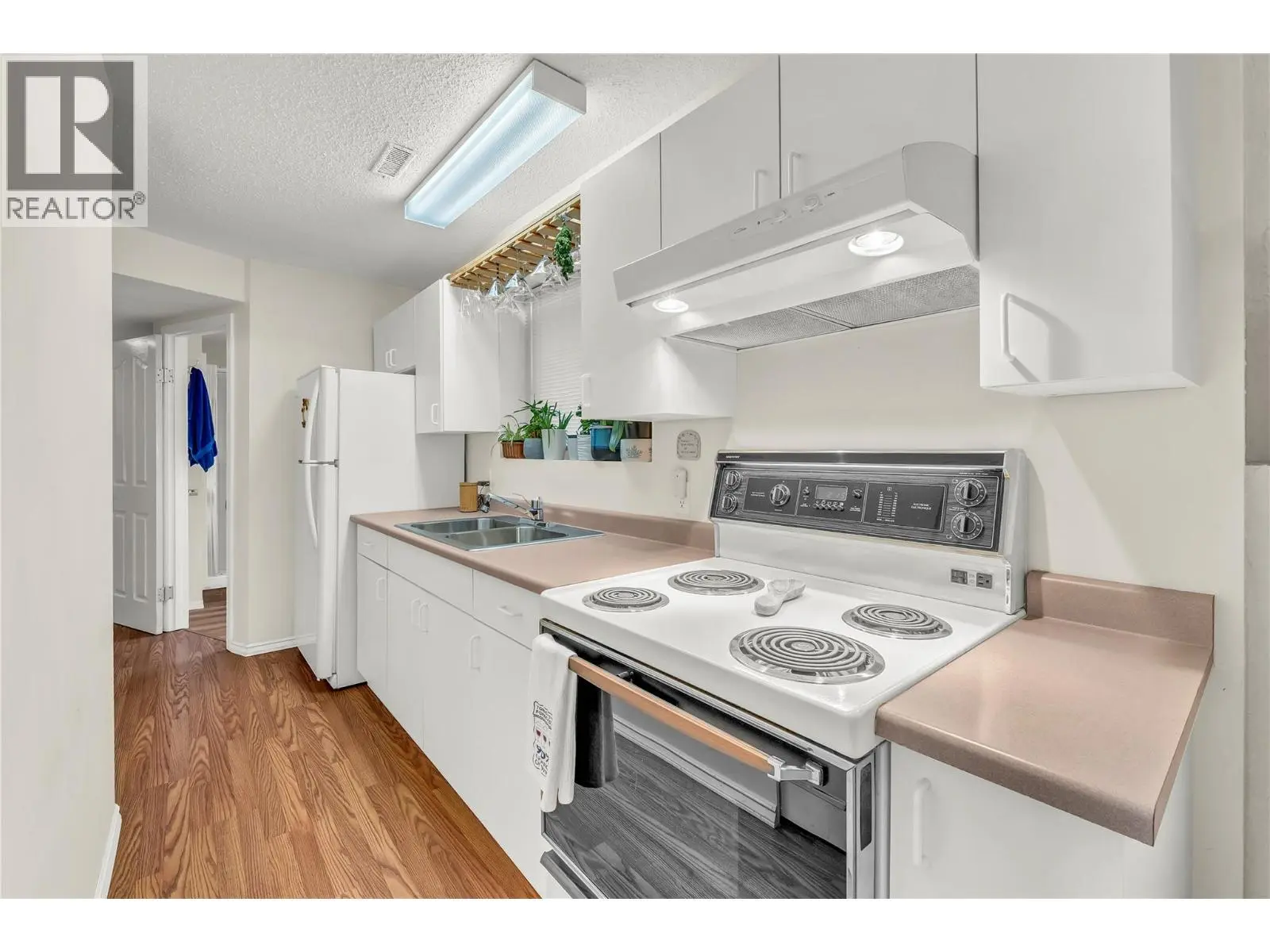 2887 Aberdeen Road. West Kelowna, British Columbia
